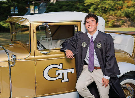 Student photo with the Wreck