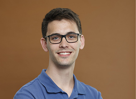 Daniel Dixon headshot