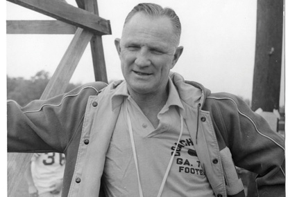 Photo of Bobby Dodd kneeling
