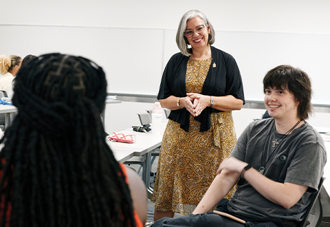 Sonia Alvarez-Robinson teaching class