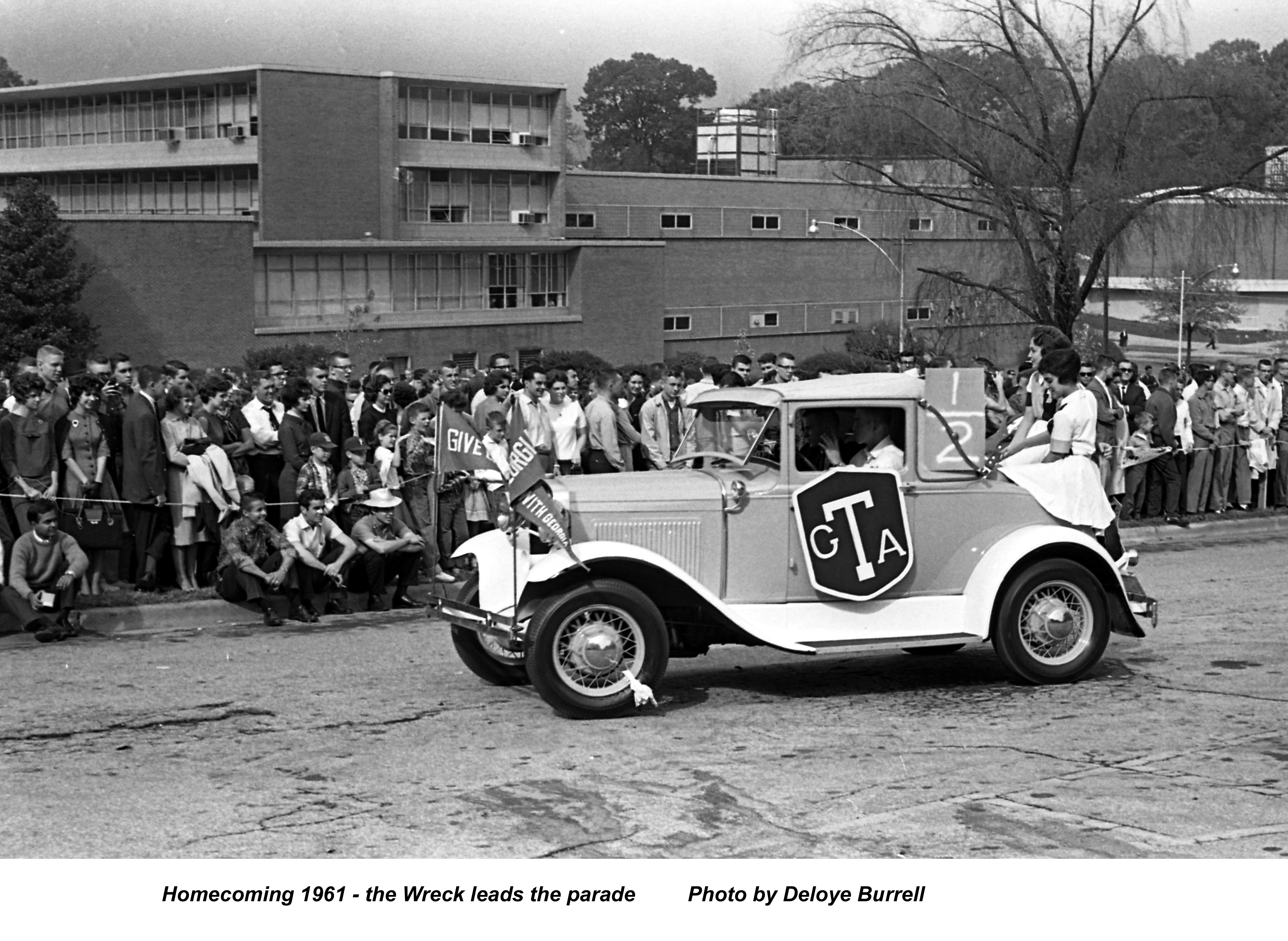 ramblin' wreck leading homecoming parade