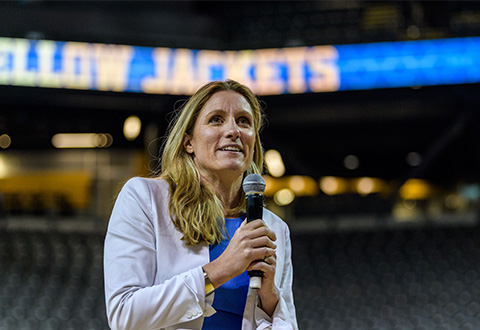 Jaime Weston speaking to a group