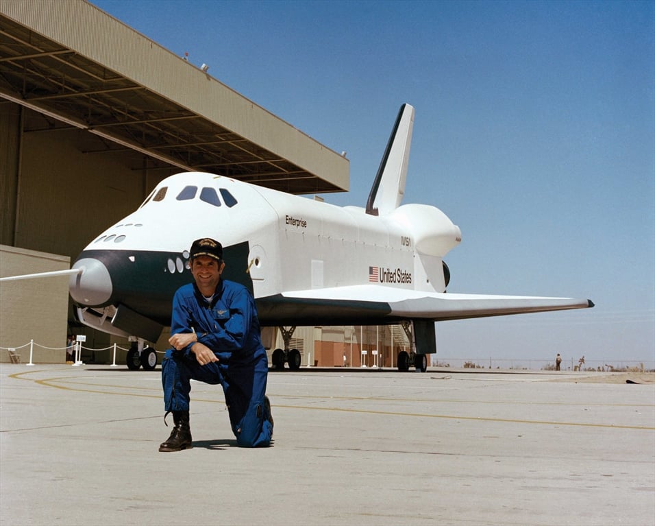 picure of Richard Truly in front of a NASA rocket