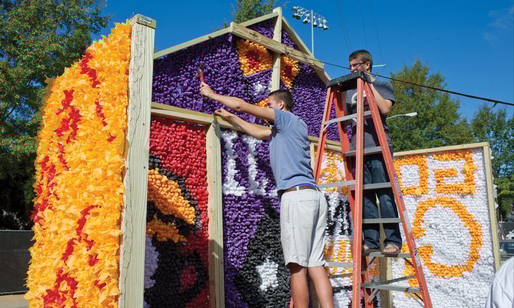 homecoming float prep